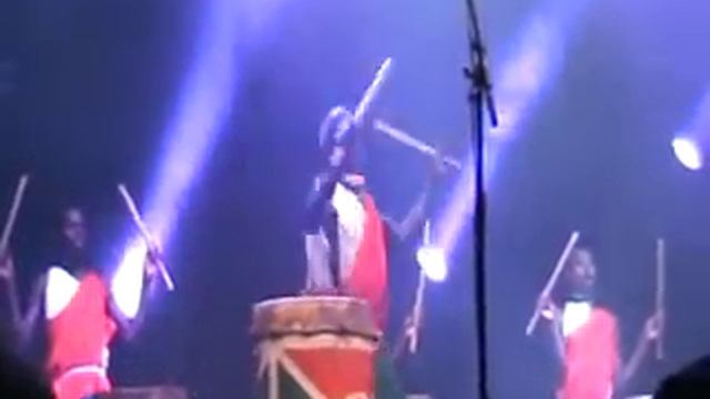 The Royal Drummers of Burundi at WOMAD Abudhabi 2010 Part 1 смотреть онлайн