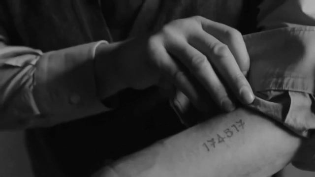"Uomo" di Primo Levi смотреть онлайн