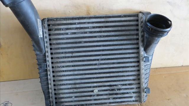 Радиатор интеркулера левый VW Touareg Audi Q7