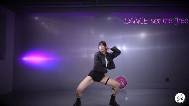 LE SSERAFIM (르세라핌) 'Perfect Night' / APPLE YIN Dance Cover / TAIWAN @LESSERAFIM_official