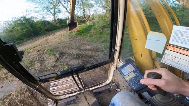 EXCAVATOR How To Operate KOMATSU PC220LC Controls Tutorial Operating Excavators Operator Basics Hoe смотреть онлайн