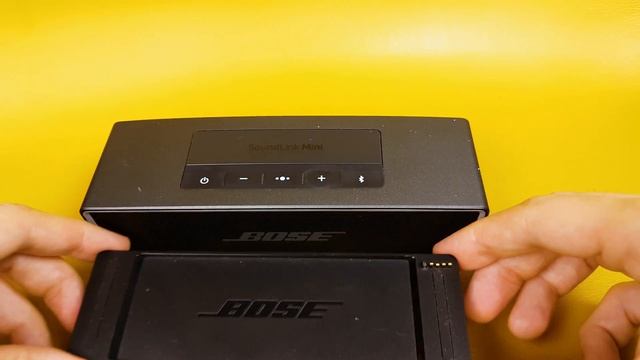 Bose SoundLink Mini 2 - How To Charge смотреть онлайн