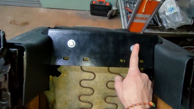 NISSAN SERENA IV (C26) подбор кронштейна ISOFIX на переднее сиденье смотреть онлайн