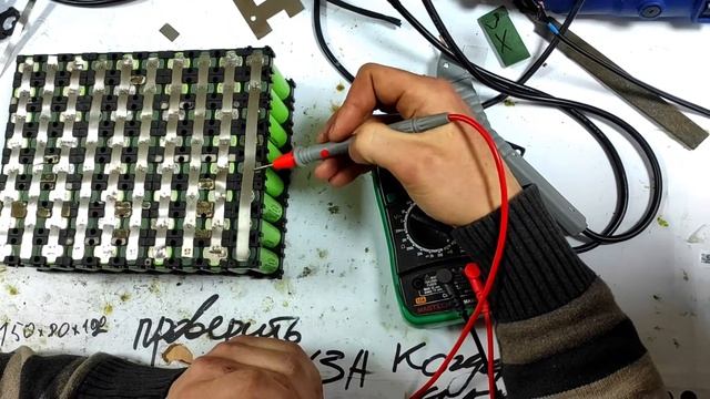 СПАСЕНИЕ ПАЯННЫХ АККУМУЛЯТОРОВ 10S 8P И КОНДЕНСАТОРНАЯ ТОЧЕЧНАЯ СВАРКА смотреть онлайн