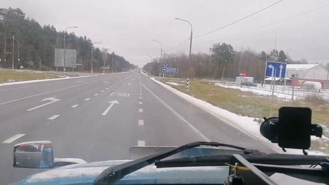 volvo vnl застрелилось колесо. Первый гололед. смотреть онлайн