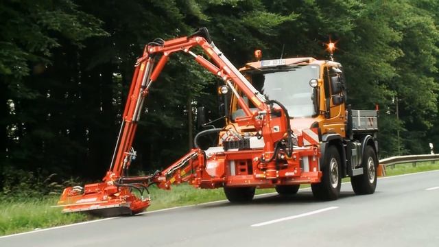 Mercedes Unimog U423. Унимог для кошения травы смотреть онлайн