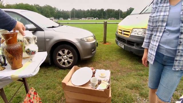 Flohmarkt In Frankreich. Что продают на  блошином рынке во Французкой деревушке Бишвиллер.