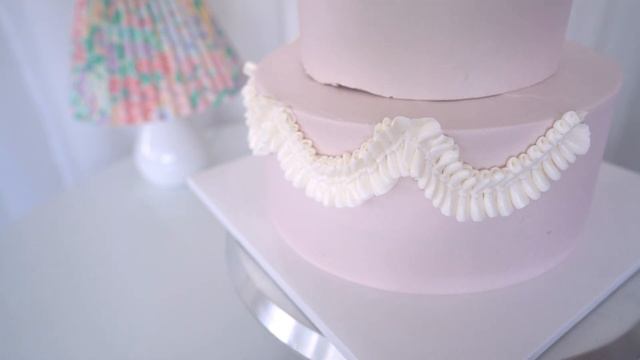 (eng sub) [EP 78. 2단 케이크] 빈티지케이크/ 레터링케이크 / 루니제과/ cake decoration /How to Stack a Two-Tier Cake смотреть онлайн