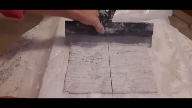 Делаем сланцевые камни из гипсовой штукатурки, серия 3 смотреть онлайн