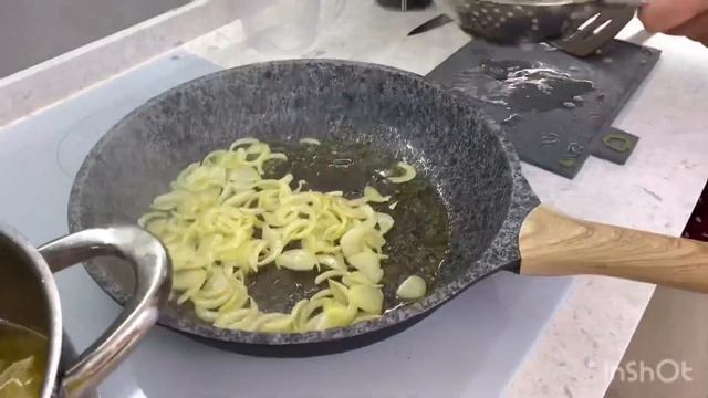 Крем-суп из цветной капусты. Овощной крем-суп. Цветная капуста. Крем-суп из сельдерея. Воззикуховар смотреть онлайн