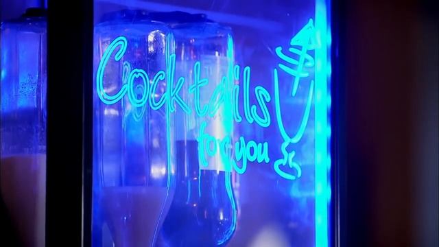 Pub Games with Jeremy Clarkson: Stephen Fry's Gadget Man - The FULL Episodes | Series 1 Episode 4 смотреть онлайн