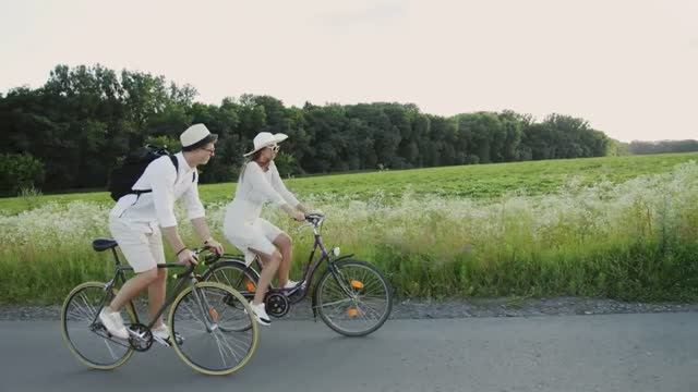 Springtime - Chilly. Очень красивая и самая весенняя песня про "Любовь в воздухе" смотреть онлайн