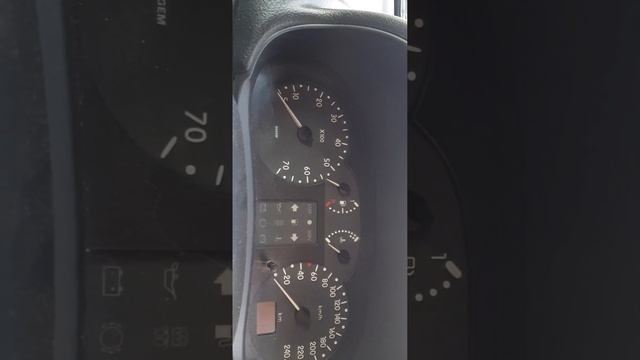 clio 1.4 8v Fuel gauge problem. смотреть онлайн