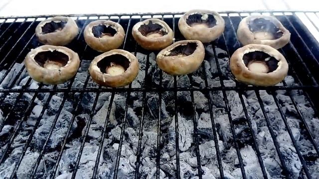 Как приготовить шампиньоны на мангале. #грибы. Сочный шашлык из шампиньонов. #Готовимдома. смотреть онлайн