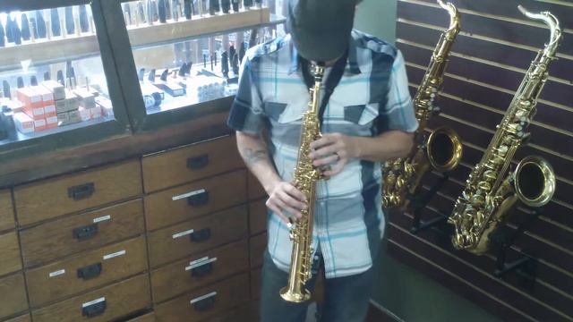 Saxquest! Eastman ESS642C-GL Soprano Saxophone - One Piece Body With Curved Neck смотреть онлайн