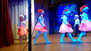 Новый год у ворот (вновь снежинок хоровод)