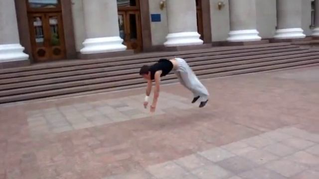 рондат фляк сальто прогнувшись.MPG