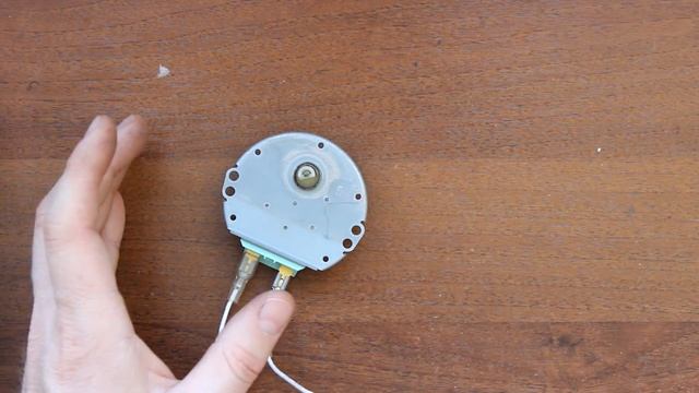 Не крутится тарелка в микроволновке. Как починить. смотреть онлайн