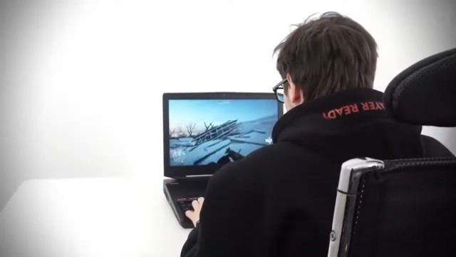 Обзор игрового ноутбука за 400 000 от MSI смотреть онлайн