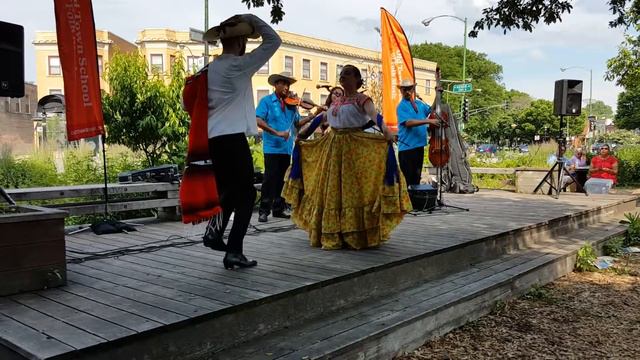 Juan Rivera's Mexican band playing Iron Heart Chicago, 2015 смотреть онлайн
