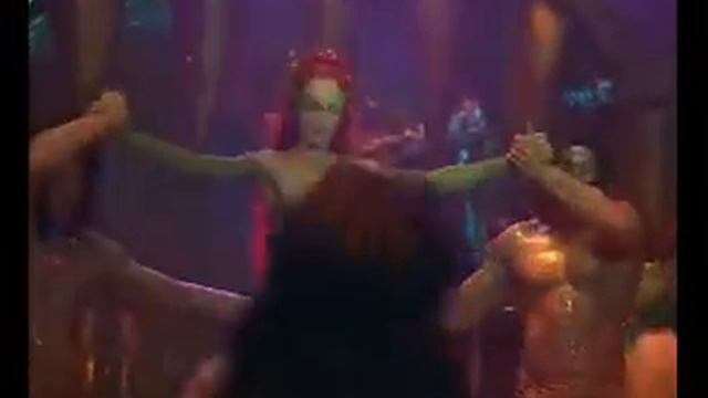 Batman harley ivy nobodys in love.mp4 смотреть онлайн