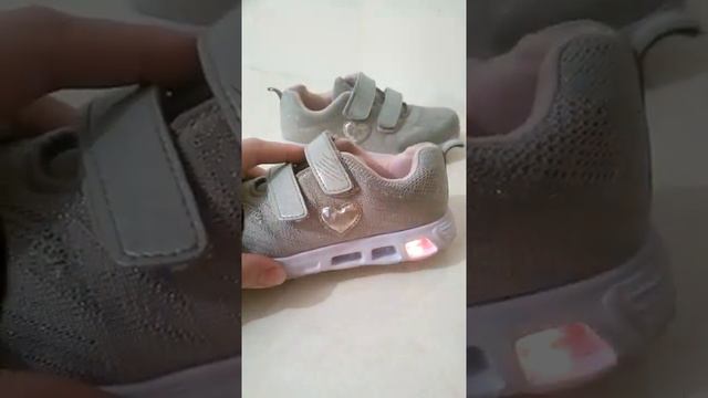 Кроссовки мигающие смотреть онлайн