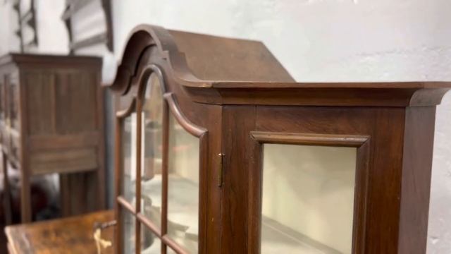 Антикварный книжный шкаф 1860-х гг. смотреть онлайн