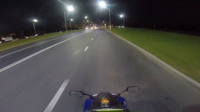 MV Agsta 1078F4 и kawasaki zx-6r смотреть онлайн