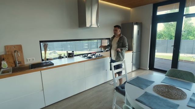 Одноэтажный стильный дом своими рукам/Обзор современного дома с плоской крышей и панорамными окнами смотреть онлайн