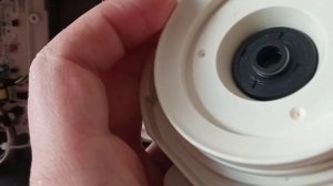 течет посудомоечная машинка Candy 6cdcp6. Замена сальника на валу.