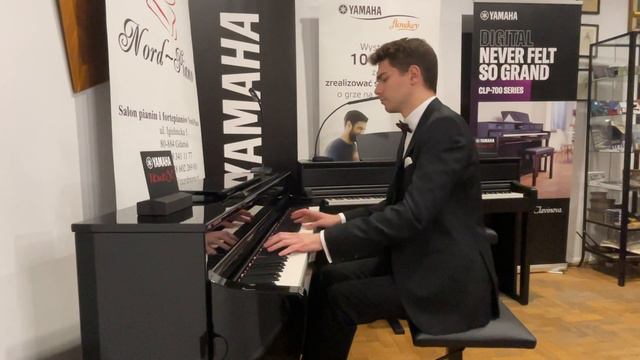 Mazurek B-dur op.17 nr 1 Fryderyka Chopina na CLP-745 смотреть онлайн