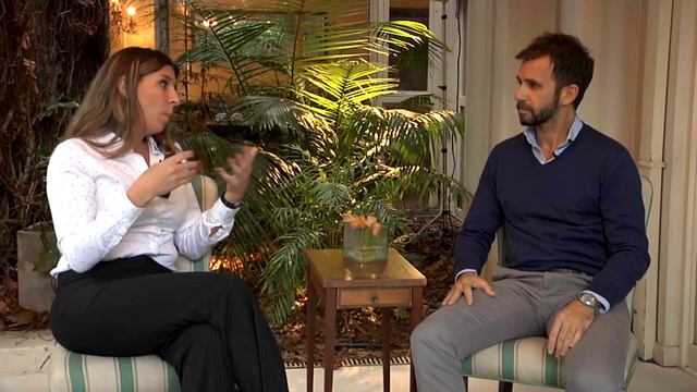 Intel - Entrevista a Lorena Zicker смотреть онлайн