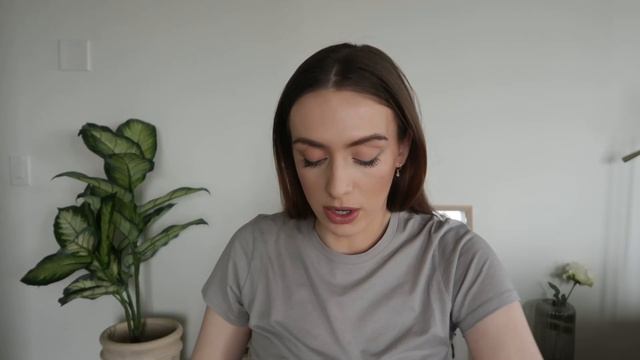 ULTIMATE WARDROBE BASICS AND ESSENTIALS смотреть онлайн
