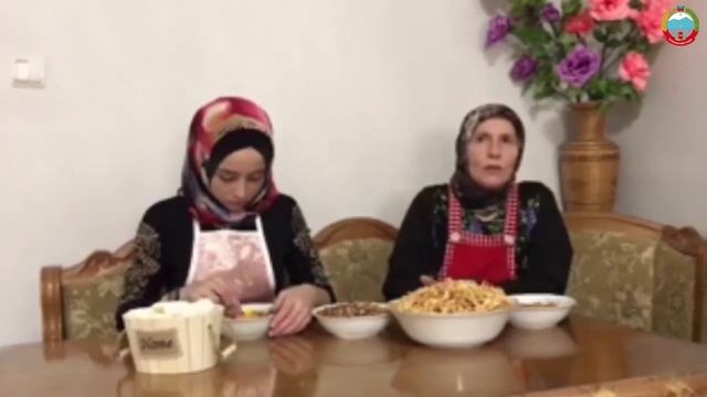 В Ураза Байрам женщины района сегодня готовят разные сладости на любимый всеми праздник. смотреть онлайн