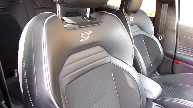 Ford Focus 2.3T EcoBoost ST Euro 6 (s/s) 5dr - FV69SOH смотреть онлайн