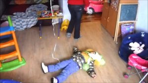 Как одеть ребенка на улицу, если он не хочет