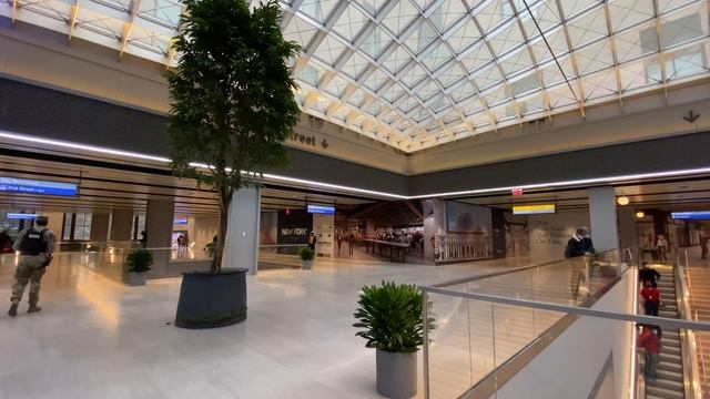 ⁴ᴷ Penn Station's New Moynihan Train Hall Walking Tour in Manhattan New York City (January 1, 2021) смотреть онлайн