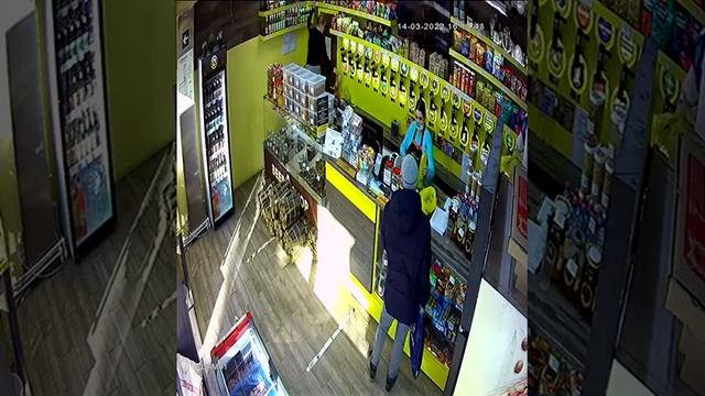 Кража в магазине Таганрога видео 1 смотреть онлайн