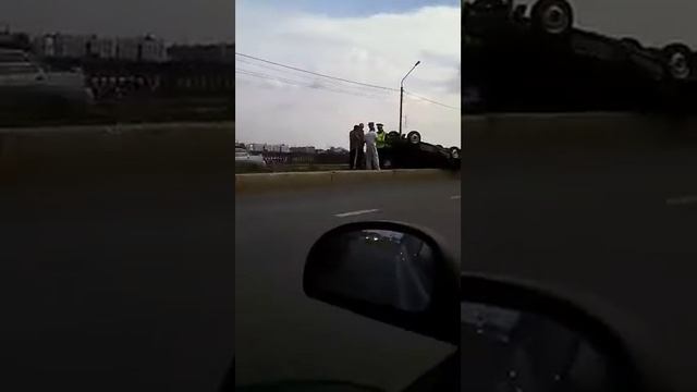 Перевёрнутый автомобиль смотреть онлайн