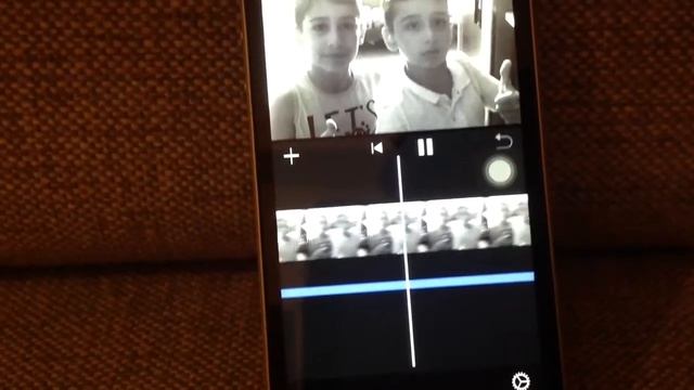 Показываю как соединять видео или фото на iPhone. смотреть онлайн