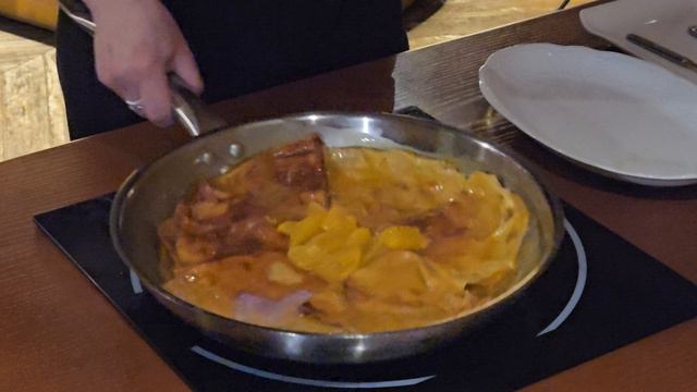 КРЕП СЮЗЕТТ | БЛИНЧИКИ С СОУСОМ GRAND MARNIER И СВЕЖИМИ ЯГОДАМИ |（二位餐） смотреть онлайн