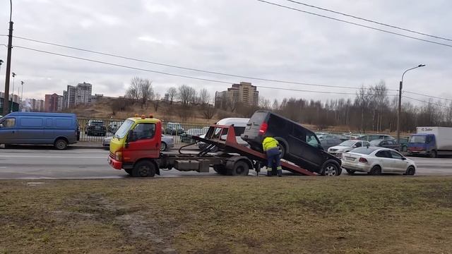 Эвакуатор. СПб ул. Латышских стрелков. Каждое воскресенье!! смотреть онлайн