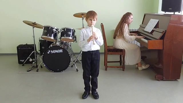 Горожанкин Моисей В.Моцарт "Менуэт" смотреть онлайн