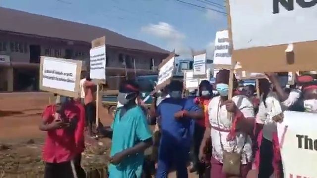 Sit down strike hits pantang psychiatric hospital over land encroachment смотреть онлайн
