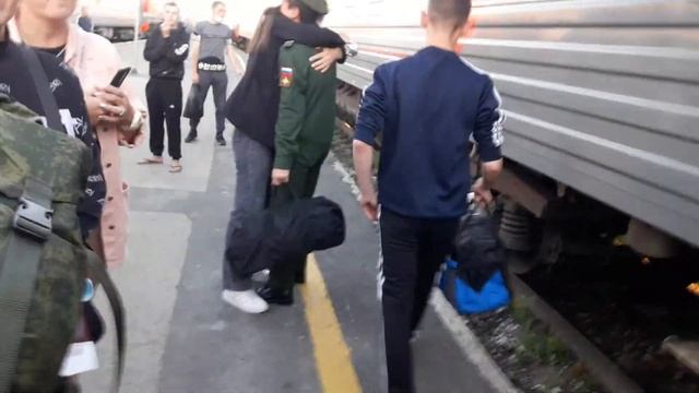 ДМБ 2021 .Девушка дождалась парня из армии! Поставим ей лайк! смотреть онлайн