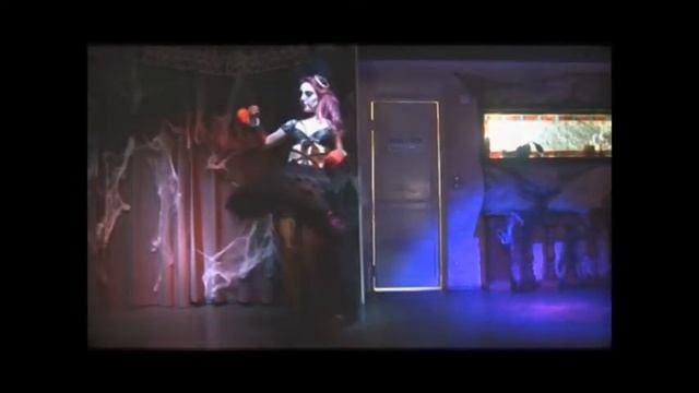 effeuillage burlesque ou quand la main est en folie смотреть онлайн