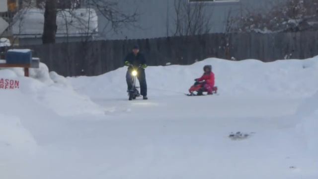 Аляска, Анкоридж - Зимнее Катание на Электро Скутере UberScoot 800W Citi Scooter by Evo Powerboard смотреть онлайн