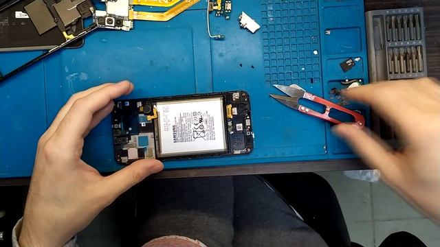 Samsung A50 замена дисплея - Samsung A50 (a505) разборка и замена дисплея.