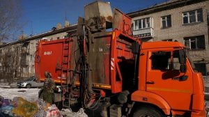 Мусоровоз КО-440-7 на шасси КамАЗ-43253-R4 (Т 522 СХ 55)