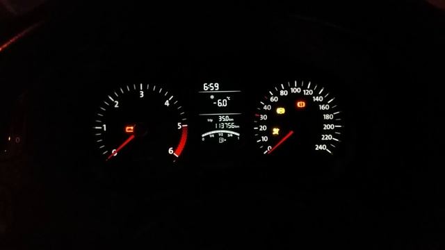VW Polo 6R 1.2TDI cold start -6 celsius - bad battery смотреть онлайн